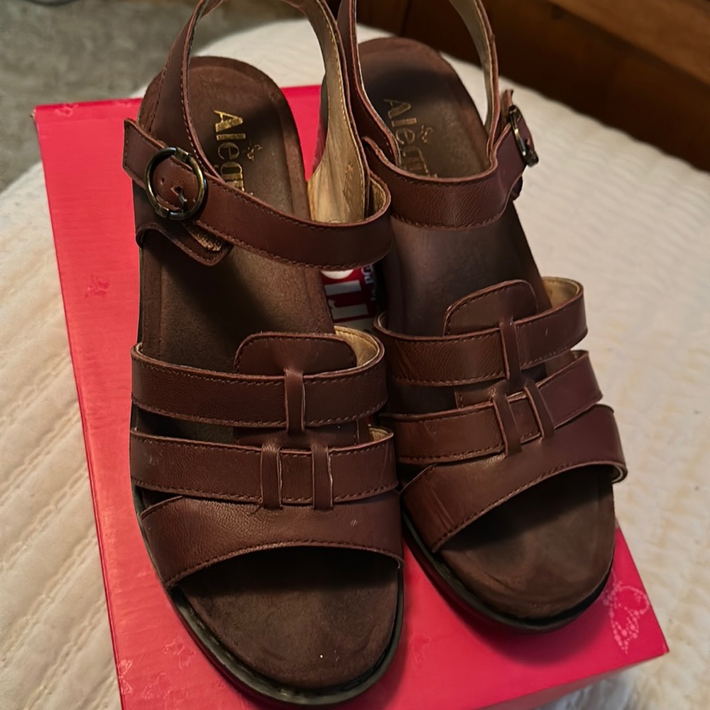 Alegria Tasia Sandals
